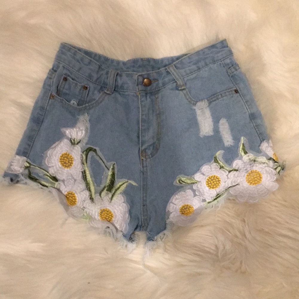 Daisy denim shorts